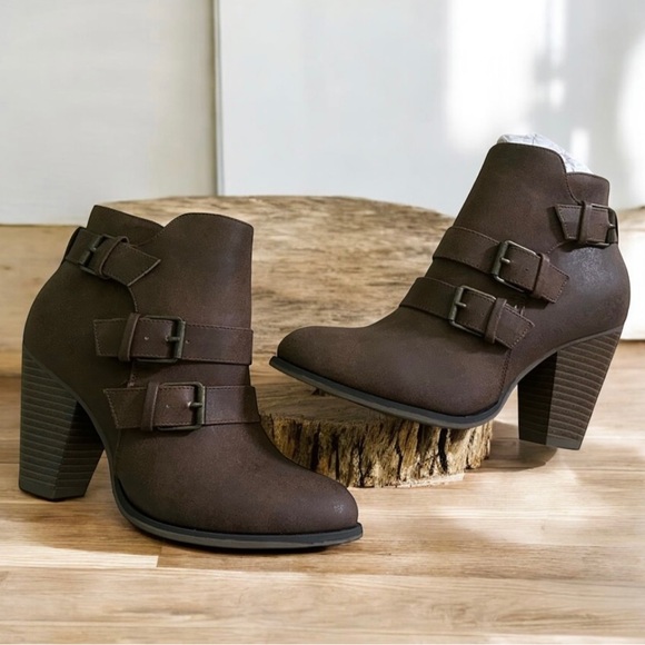 Brown Chunky Heel Buckled Strap Ankle Booties 5.5 - Picture 14 of 14